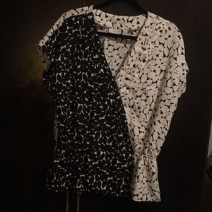 New York & Company B&W Blouse short sleeve